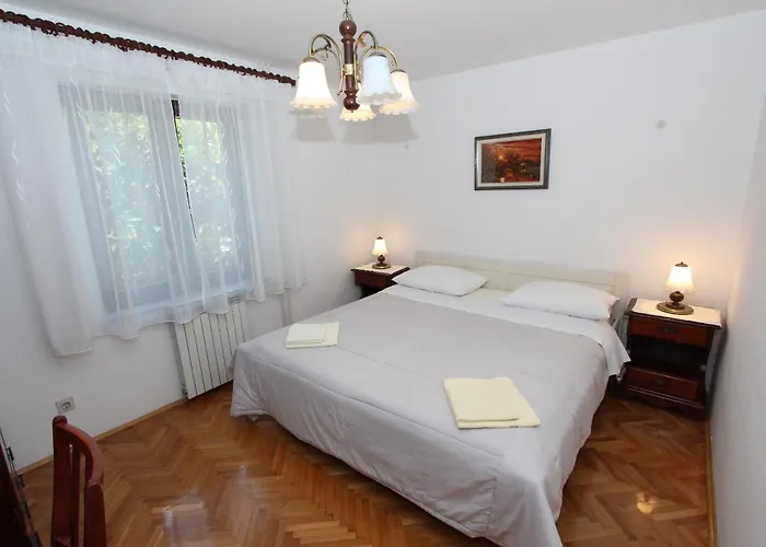 Apartment Lara