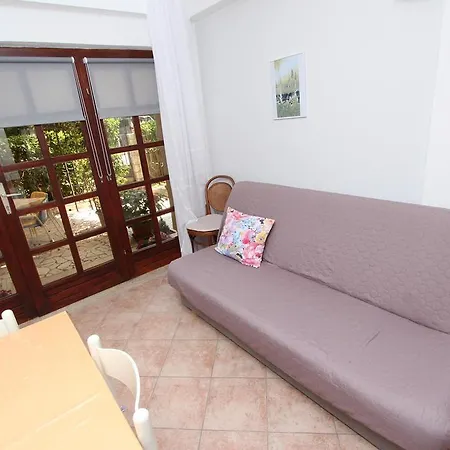 Lara Apartment