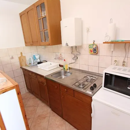 Apartment Lara