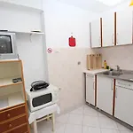 Apartment Lara *