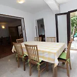 Lara Apartment *