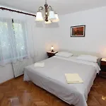 Apartment Lara